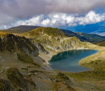 Seven Lakes Trek